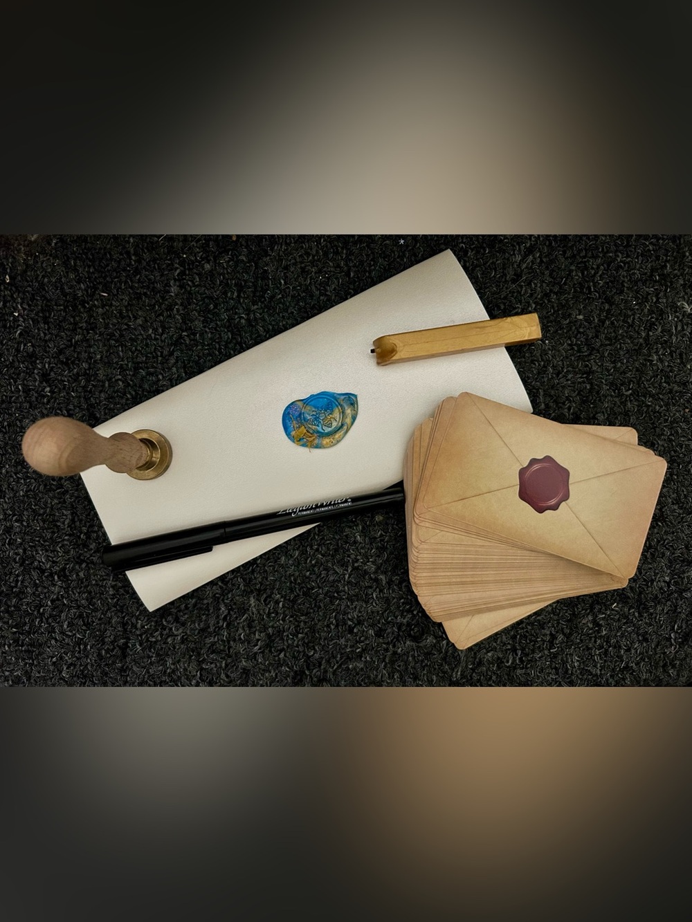Dear Divine: Tarot reading by letter with blind box.